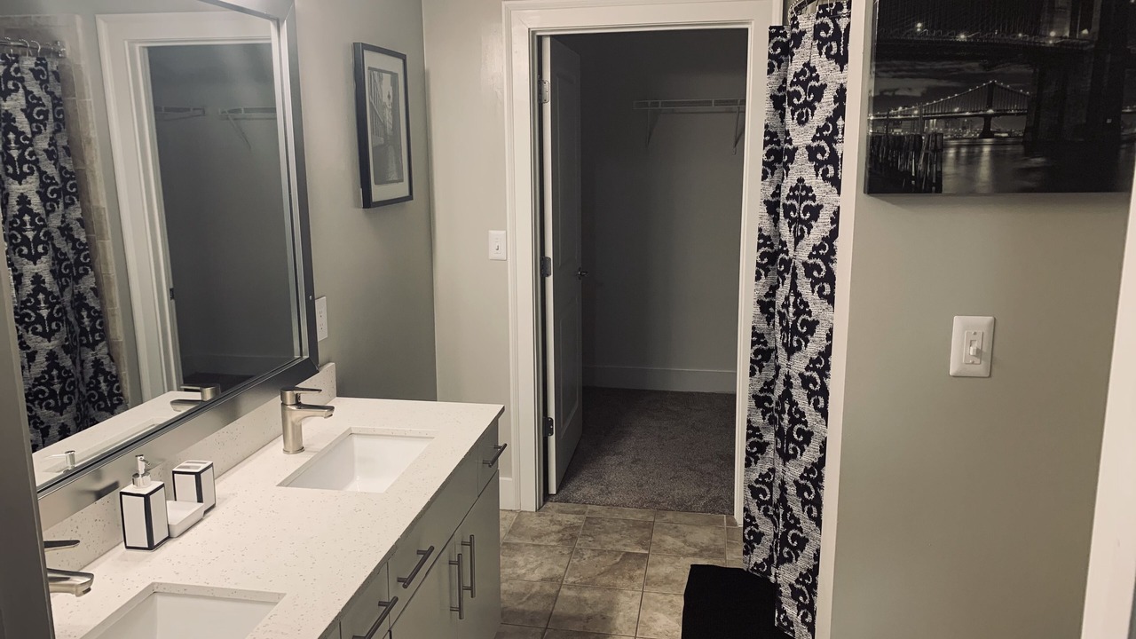 Photo of Bathroom in Lindbergh