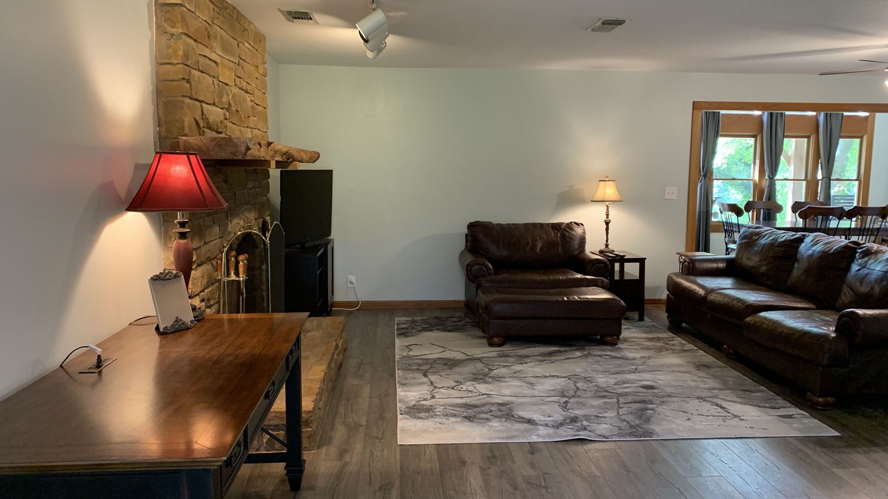 Photo of Livingroom in Cedar Creek
