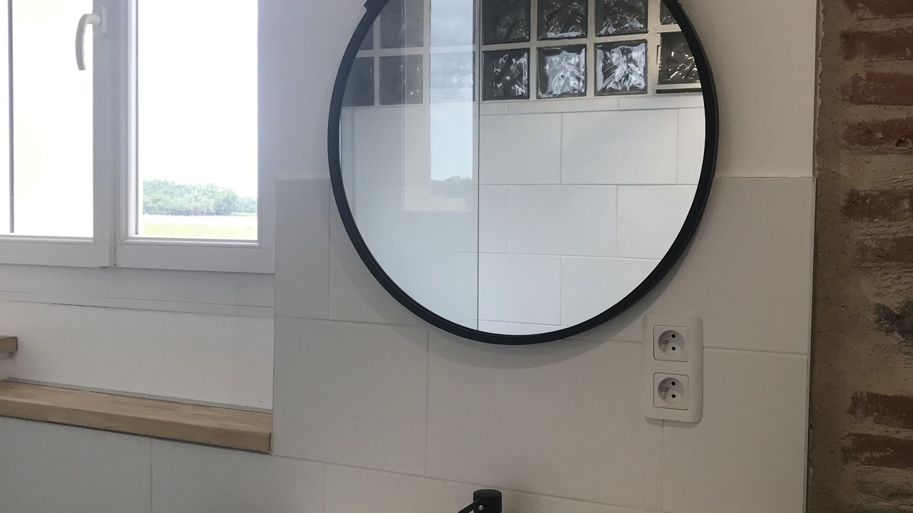 Photo of Bathroom in Saint-Genis