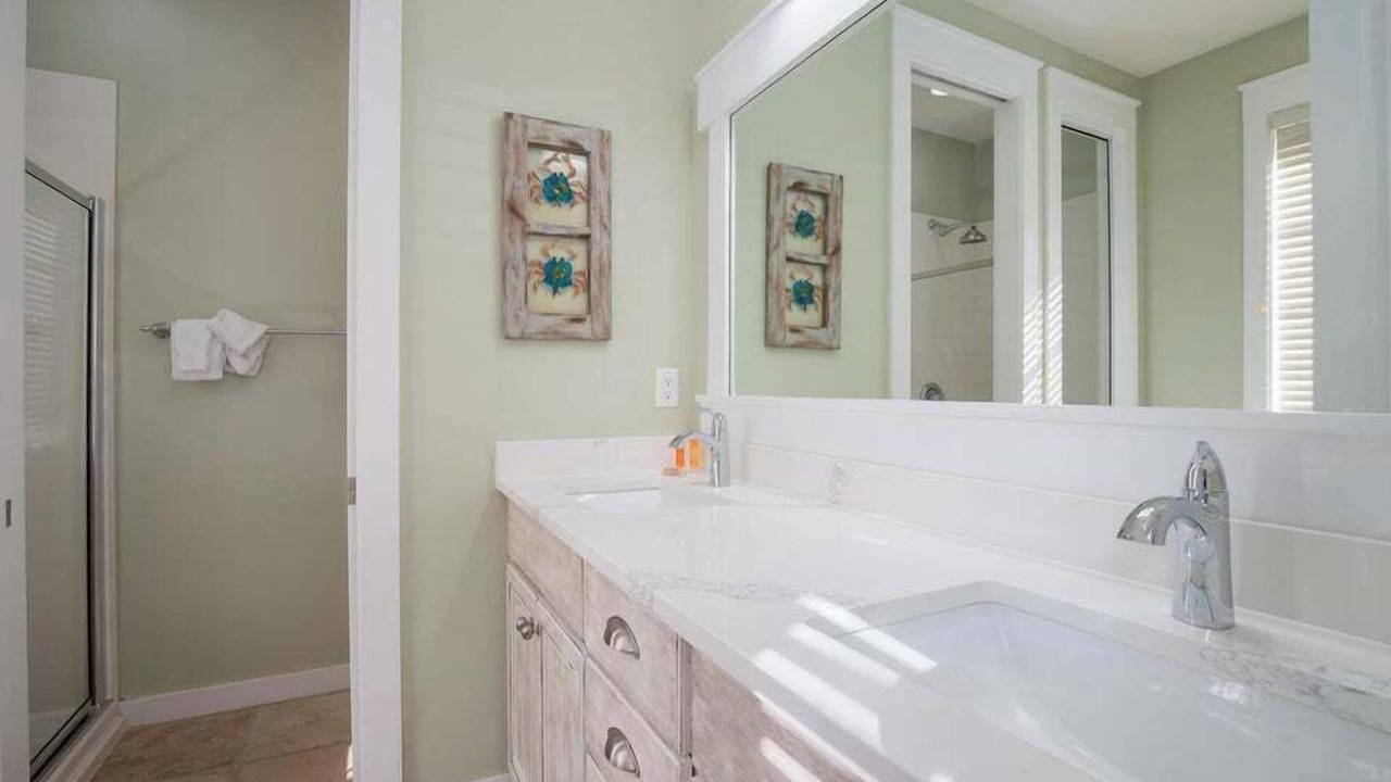 Photo of Bathroom in Laurel Grove