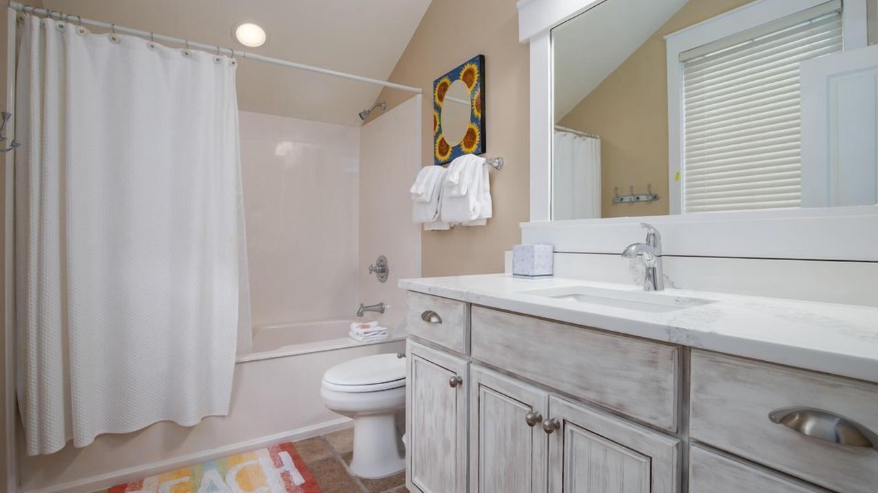 Photo of Bathroom in Laurel Grove