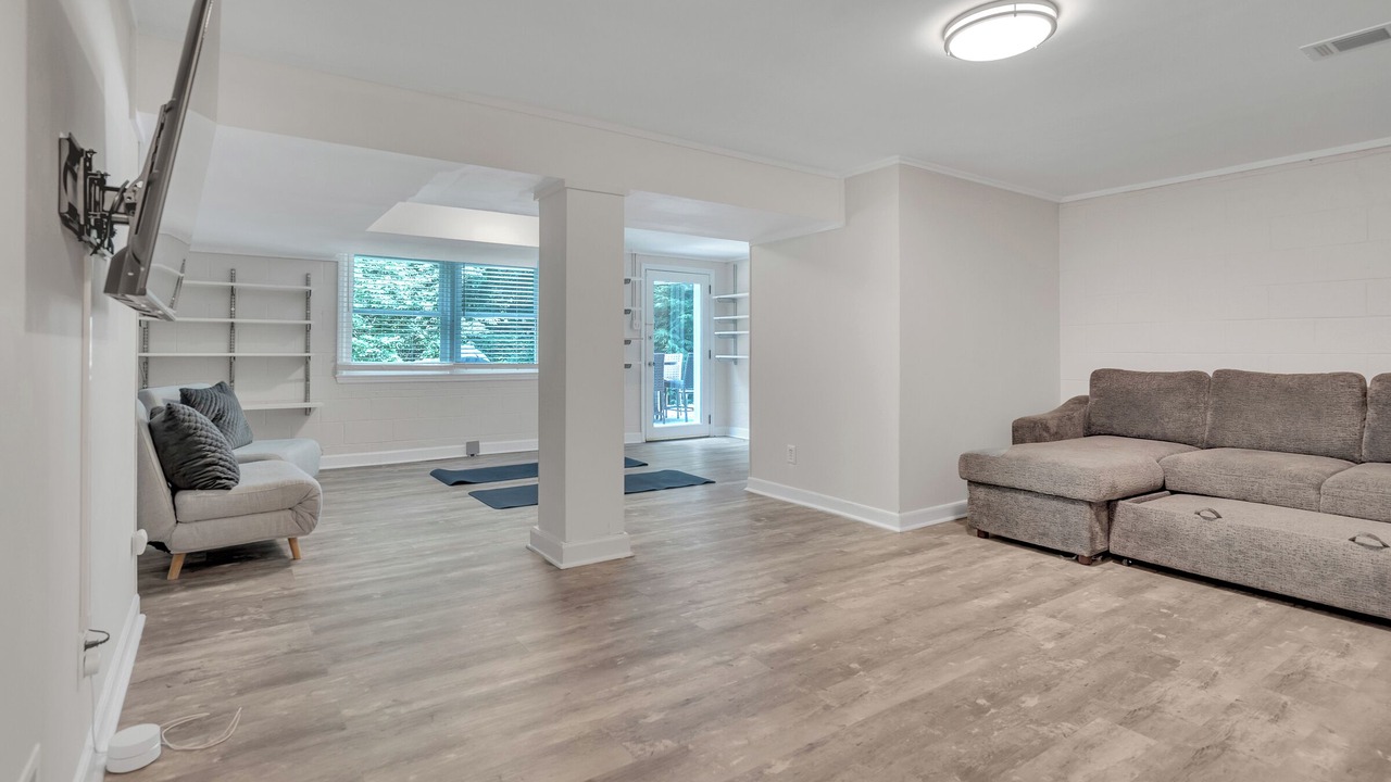 Photo of Livingroom in North Hills