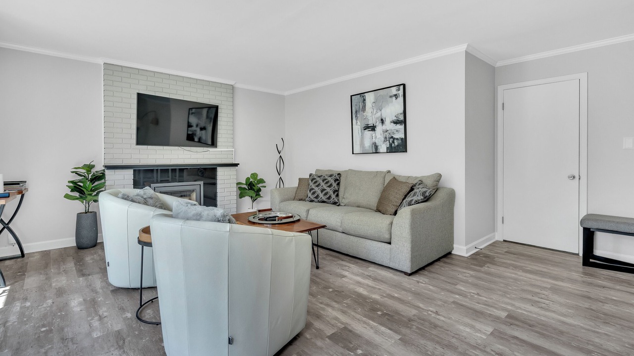 Photo of Livingroom in North Hills
