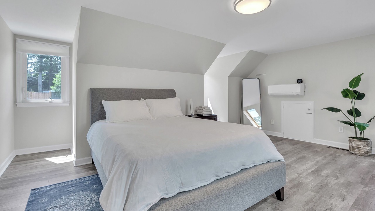 Photo of Bedroom in North Hills
