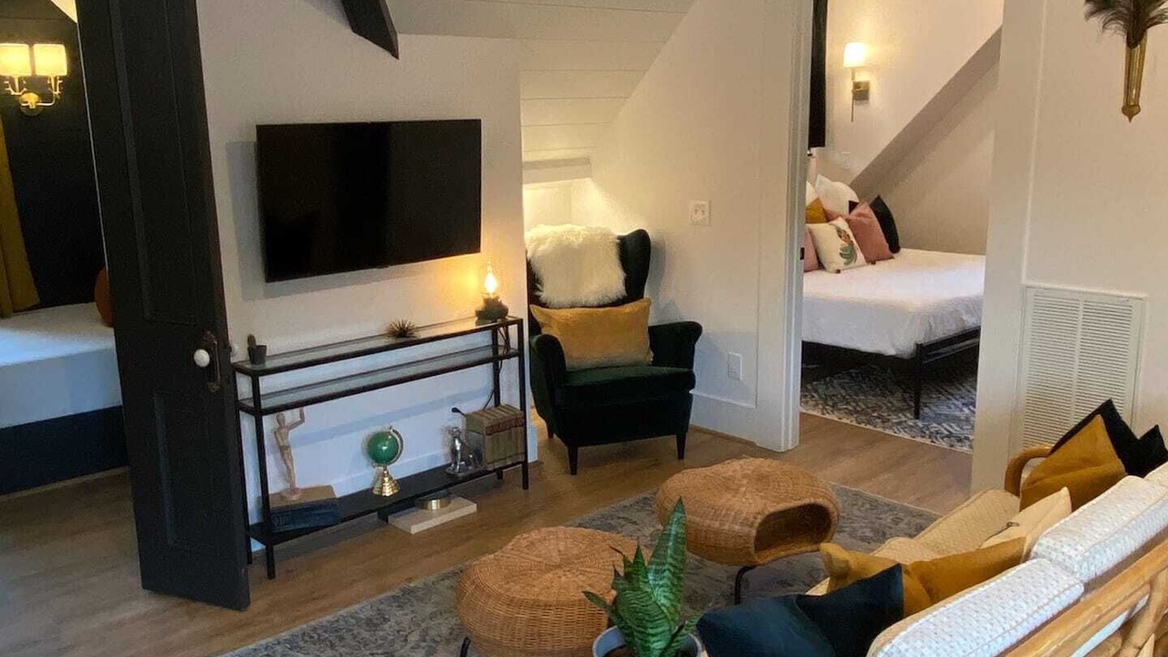Photo of Livingroom in Talbot's Corner