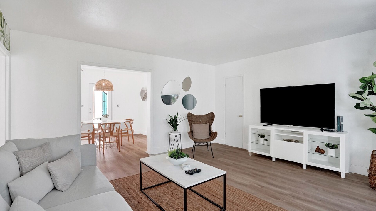Photo of Livingroom in West Avenue