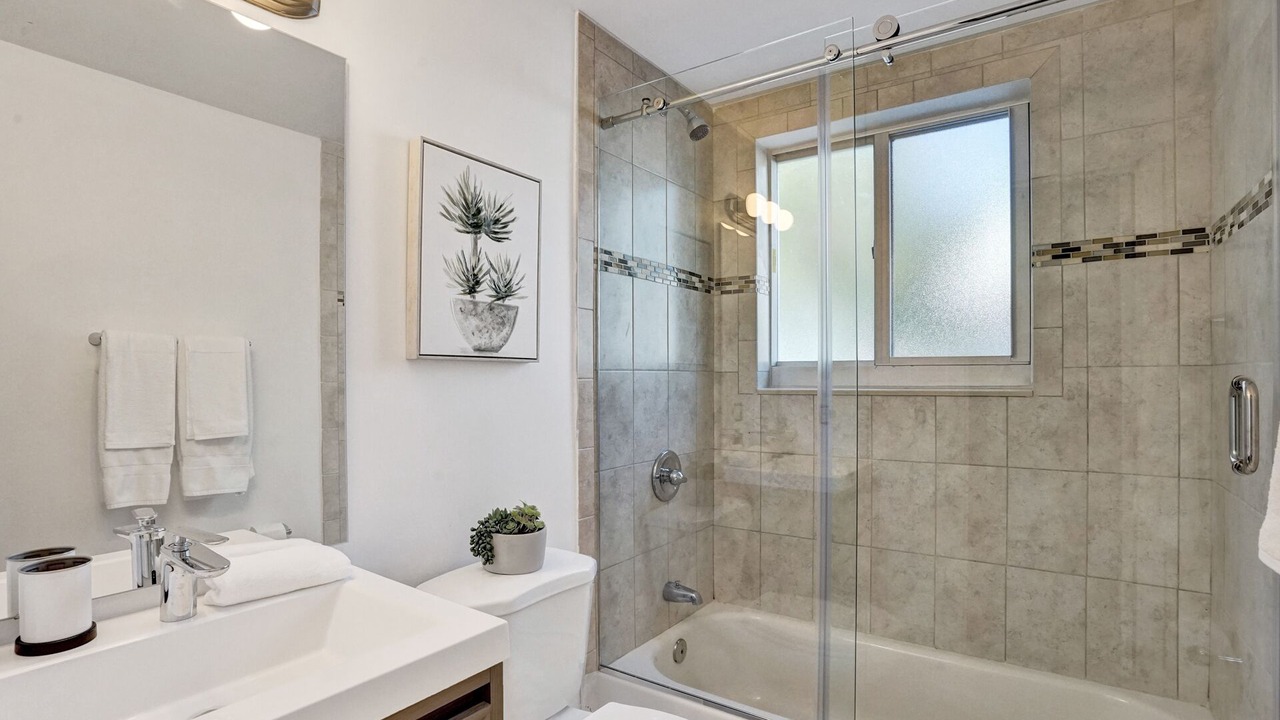 Photo of Bathroom in West Avenue