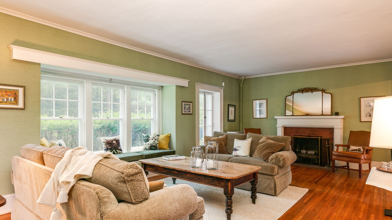 Photo of Livingroom in Hammondsport