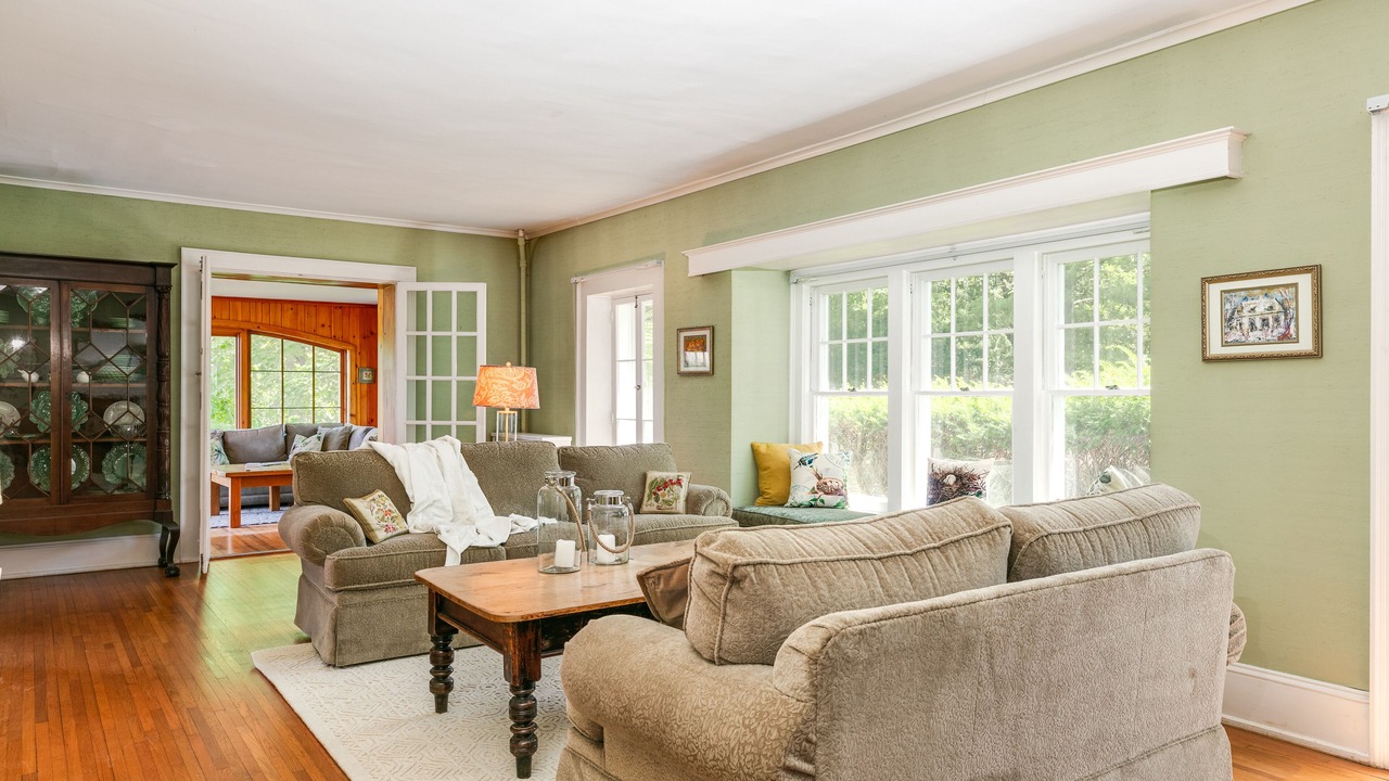 Photo of Livingroom in Hammondsport