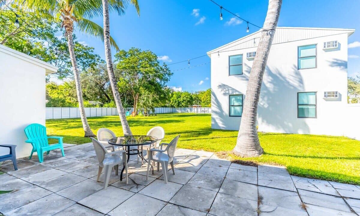 Photo of Others in North Miami