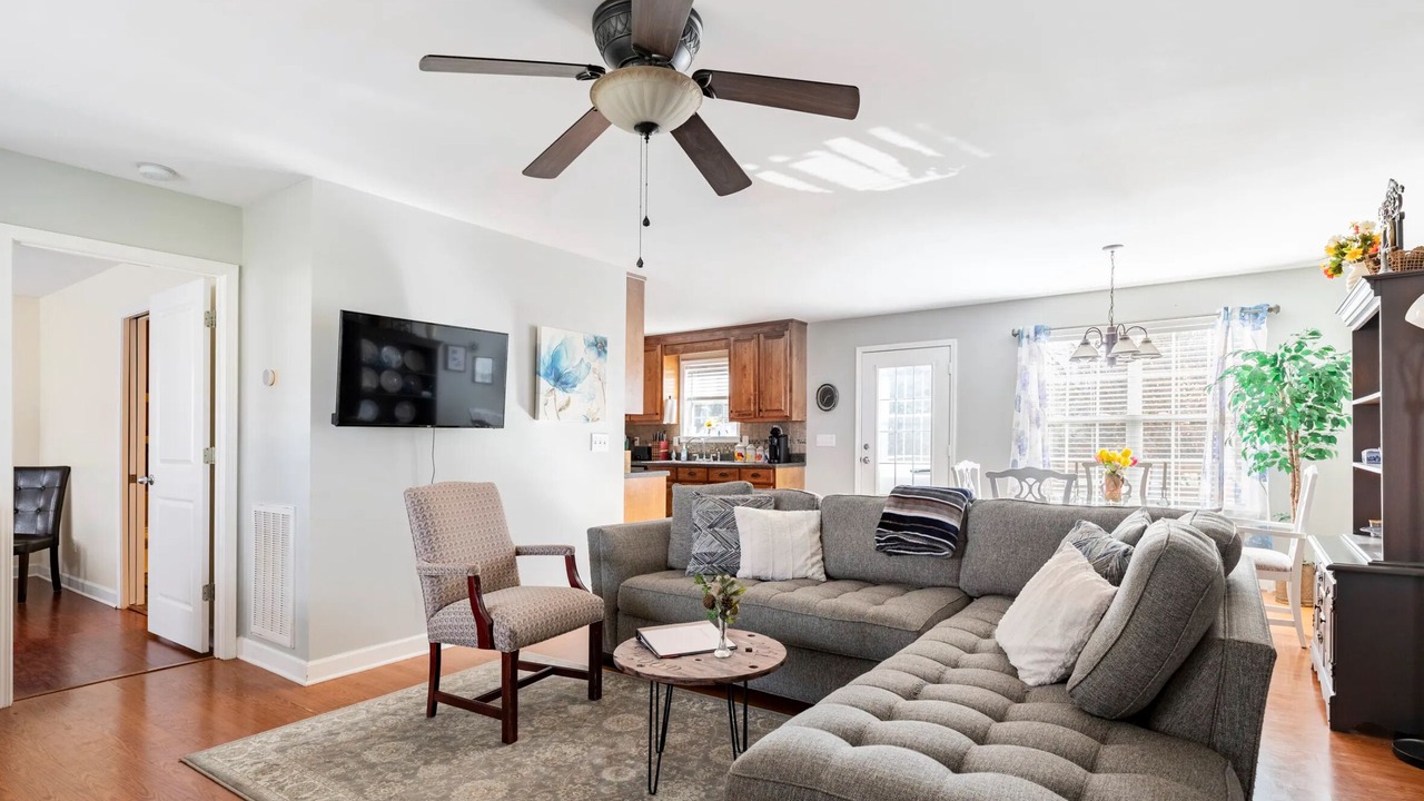 Photo of Livingroom in Giles County