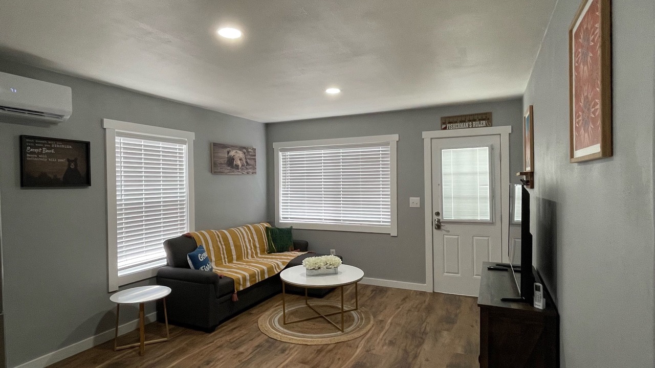 Photo of Livingroom in Mill City
