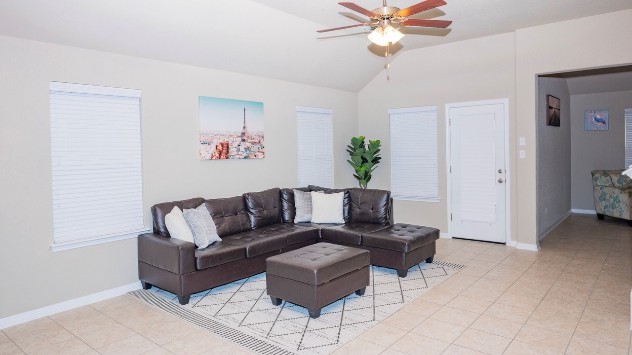 Photo of Livingroom in Pflugerville