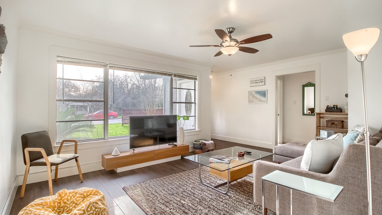 Photo of Livingroom in Zilker