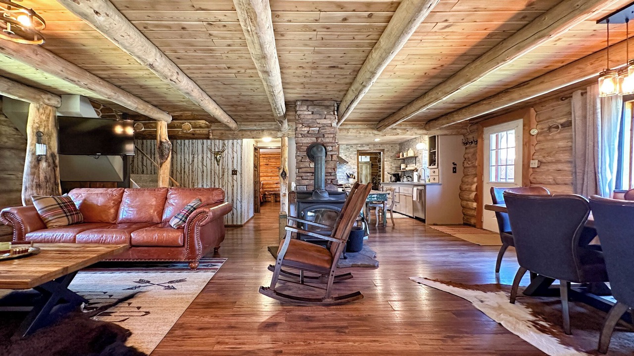 Photo of Livingroom in Condon