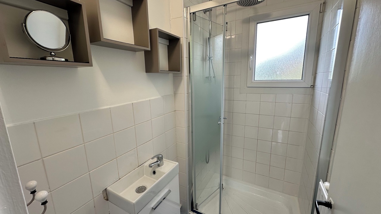 Photo of Bathroom in Saint-Fraimbault