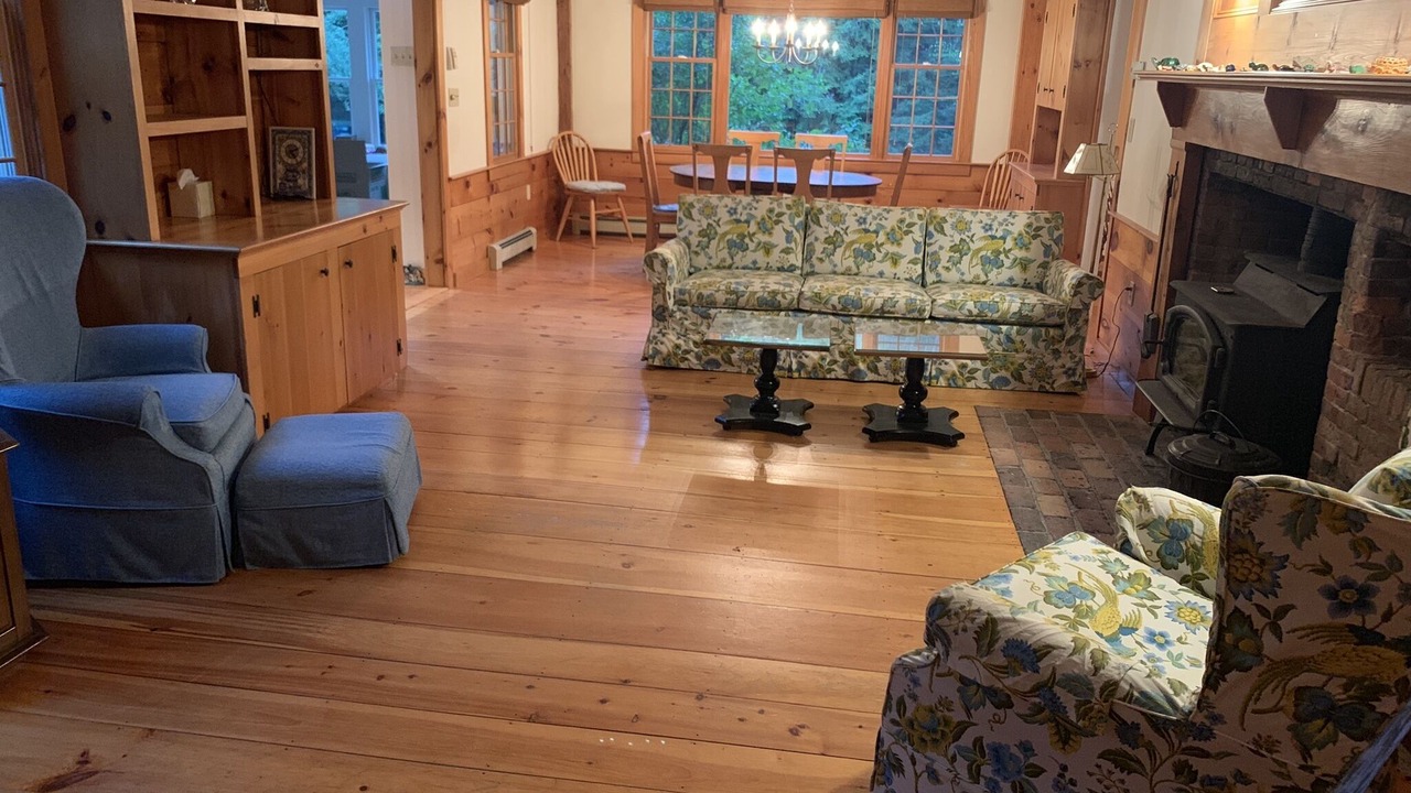 Photo of Livingroom in Henniker