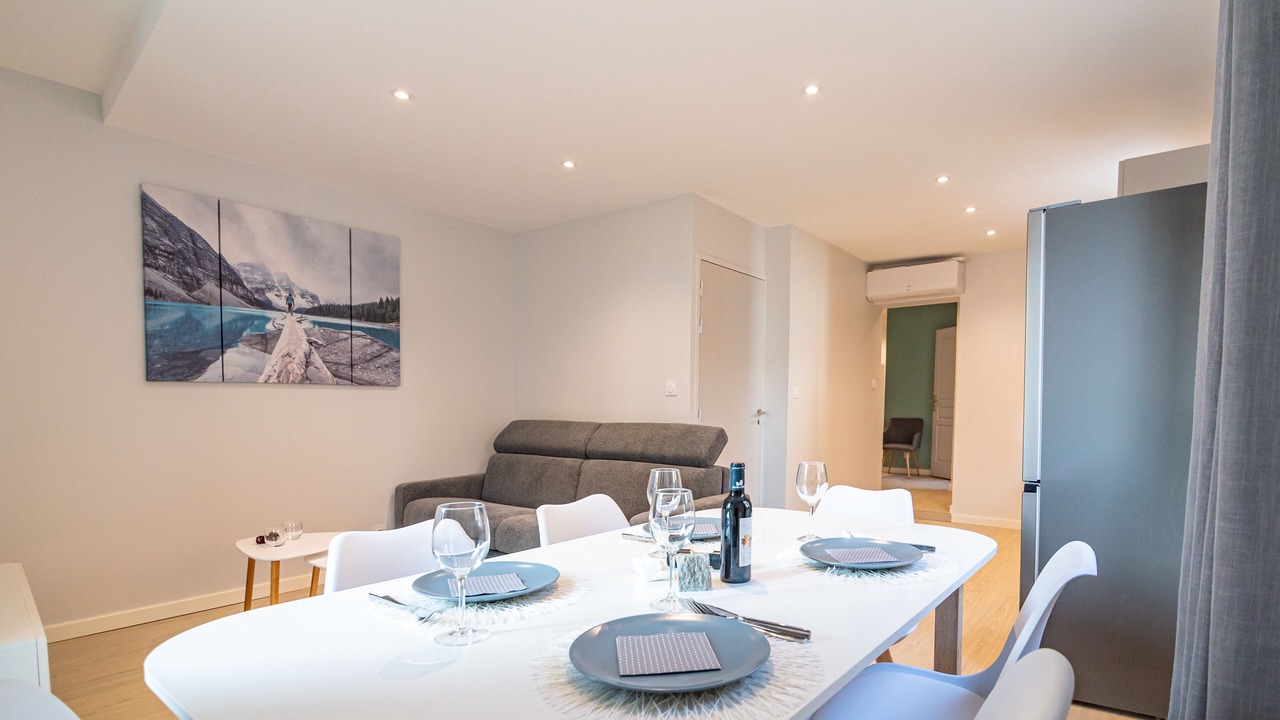 Photo of Others in Tulette