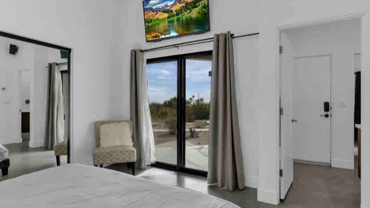 Photo of Bedroom in Indio Hills