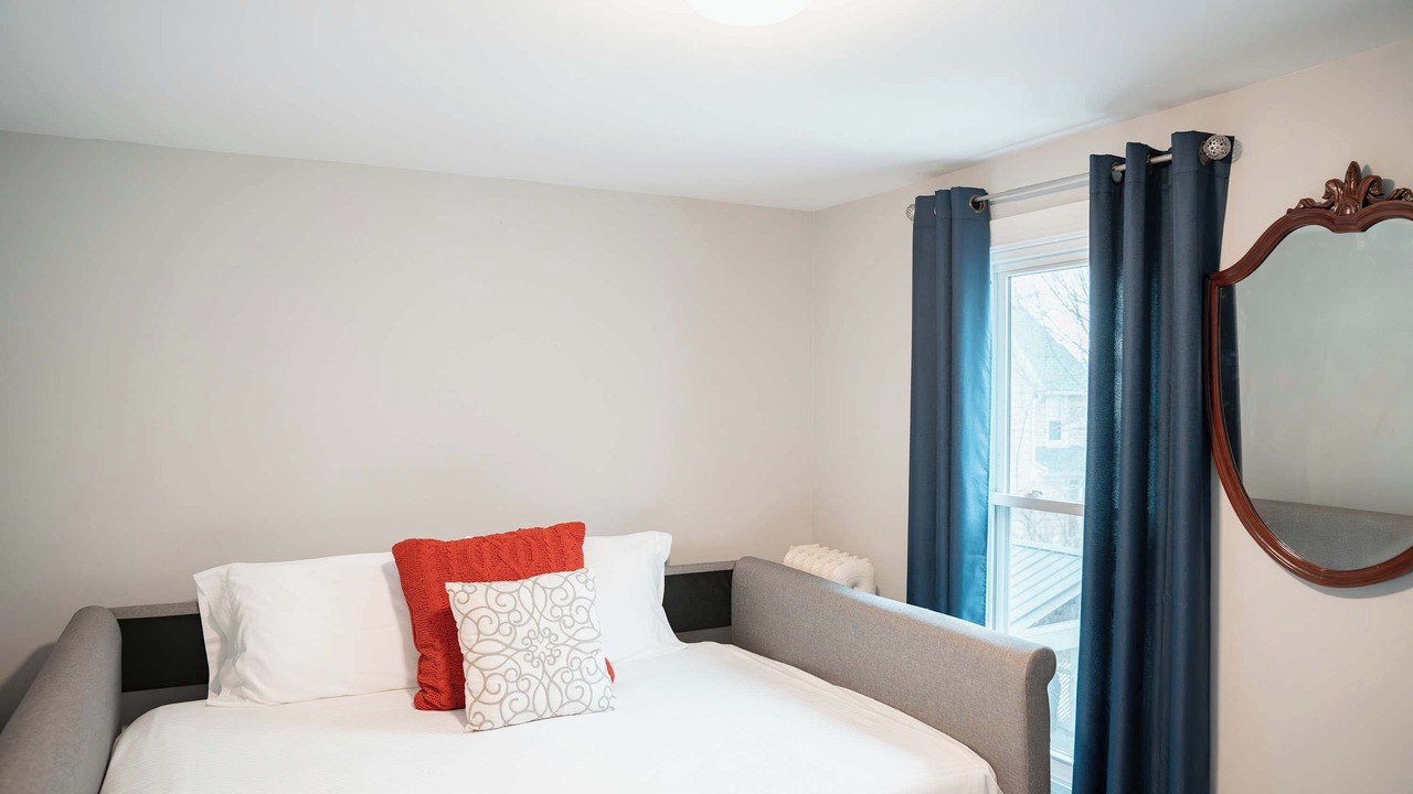 Photo of Bedroom in Western Gardens