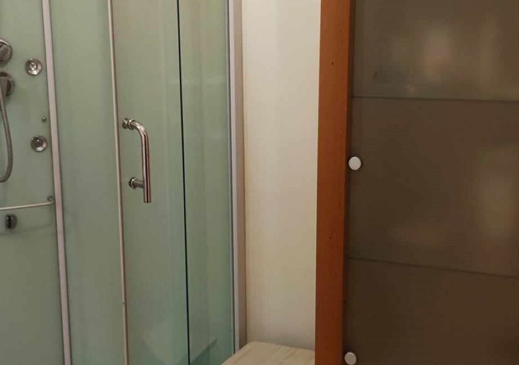 Photo of Bathroom in Rollancourt