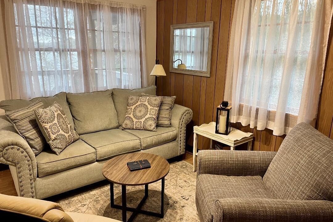 Photo of Livingroom in West Hill Lake