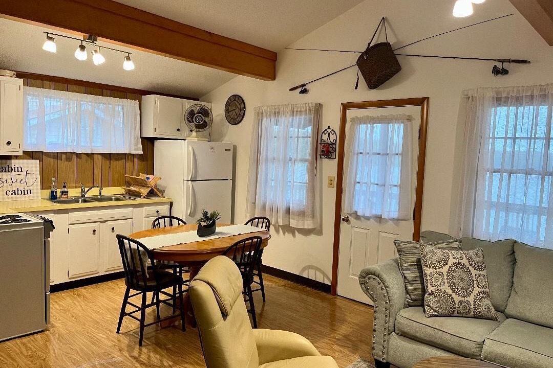 Photo of Livingroom in West Hill Lake