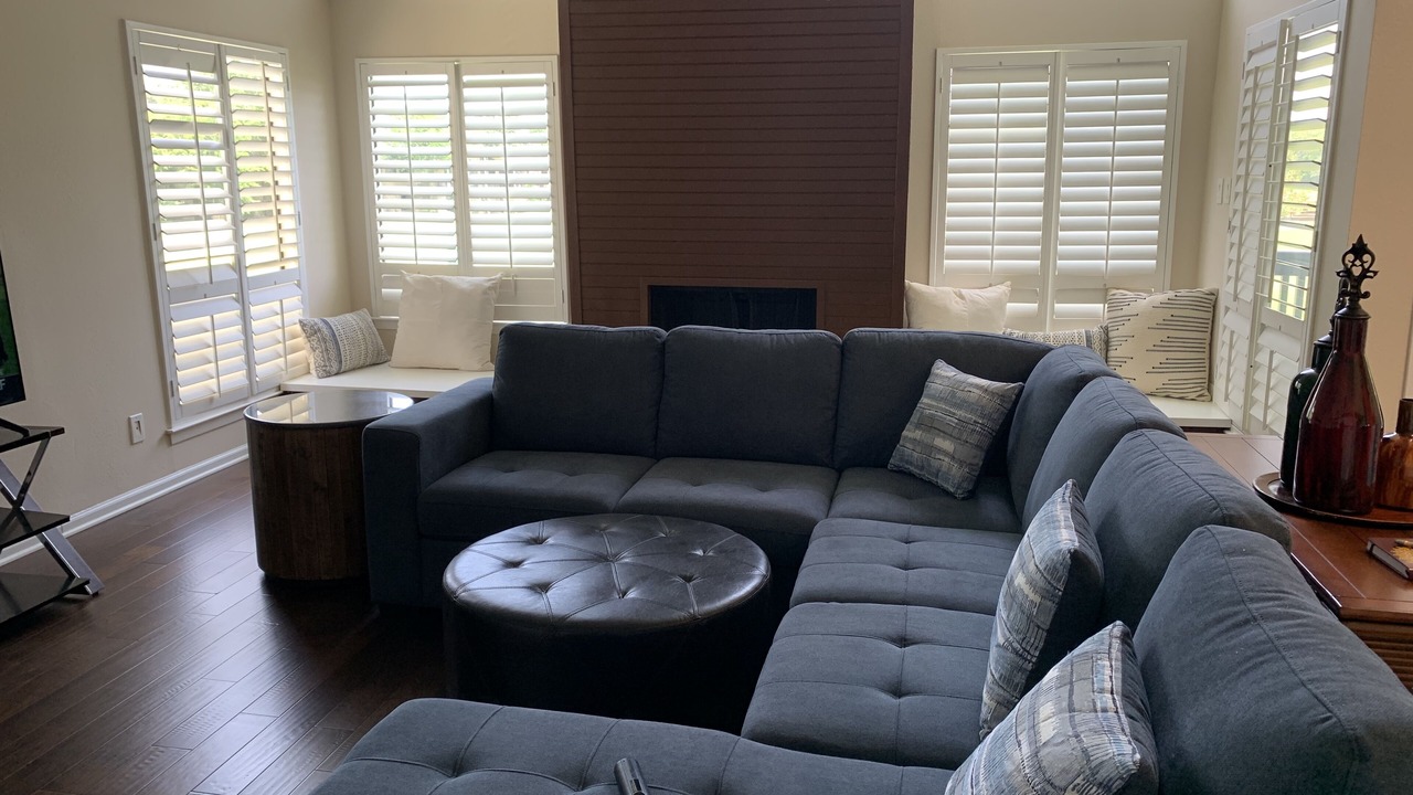 Photo of Livingroom in April Sound