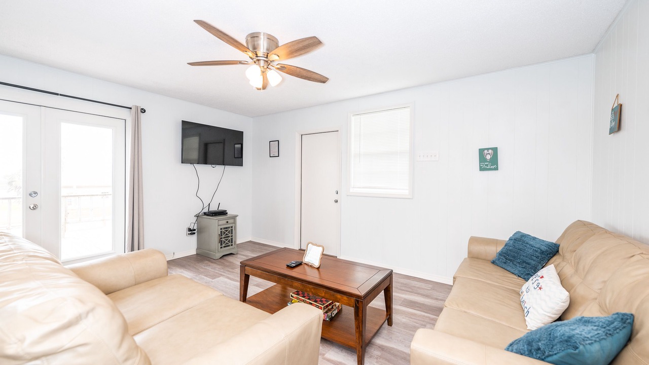 Photo of Livingroom in Cedar Lane