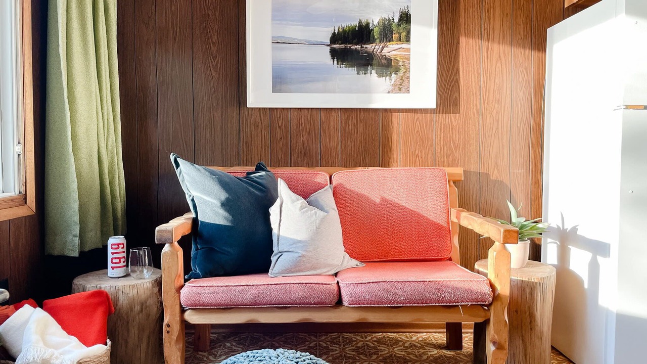 Photo of Livingroom in Sioux Narrows Nestor Falls