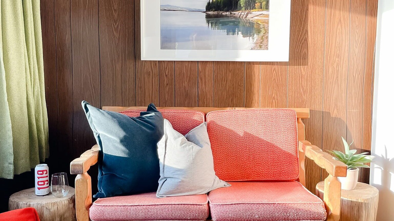 Photo of Livingroom in Sioux Narrows Nestor Falls