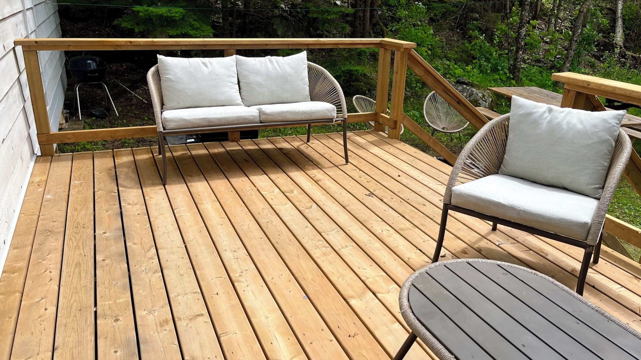 Photo of Patio Balcony in Sioux Narrows Nestor Falls