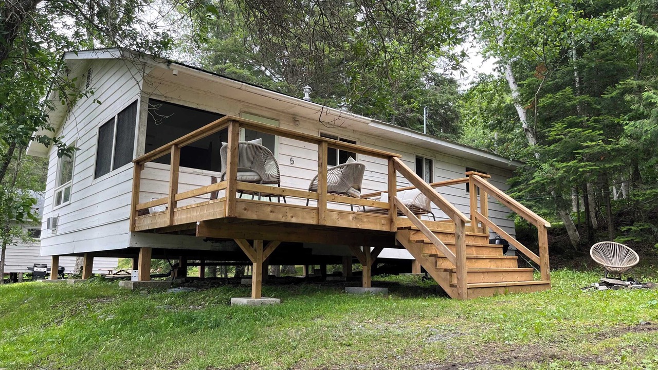 Photo of Patio Balcony in Sioux Narrows Nestor Falls