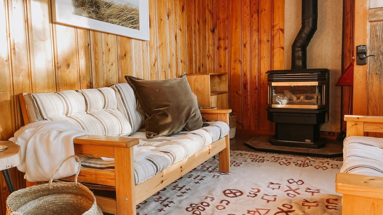 Photo of Livingroom in Sioux Narrows Nestor Falls