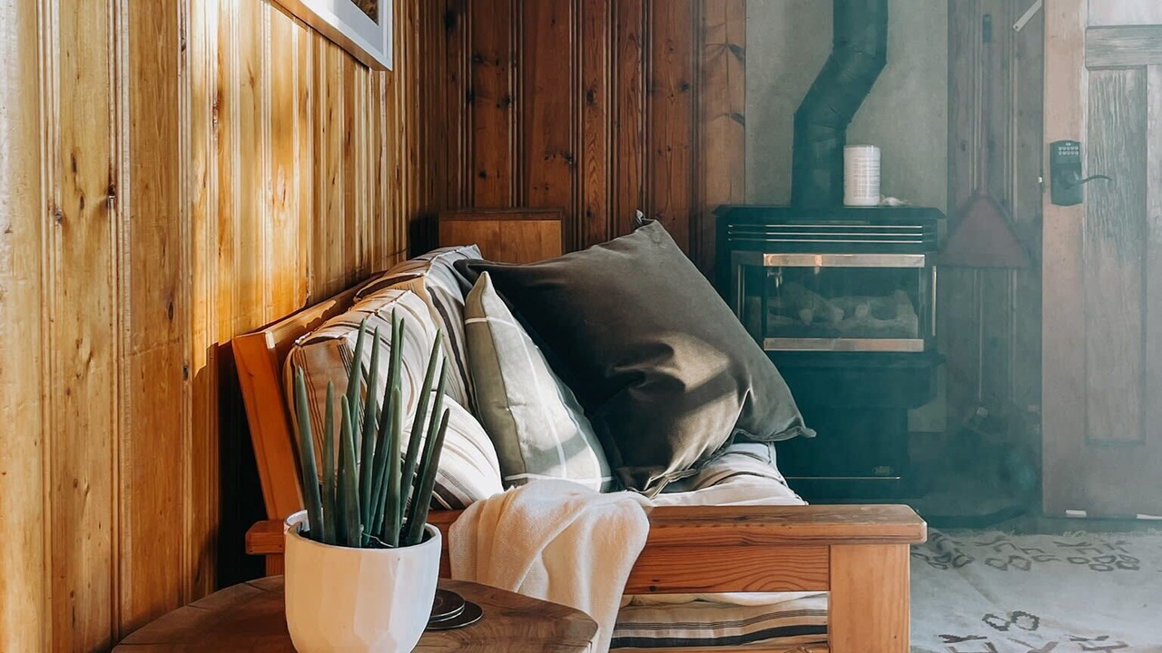 Photo of Livingroom in Sioux Narrows Nestor Falls