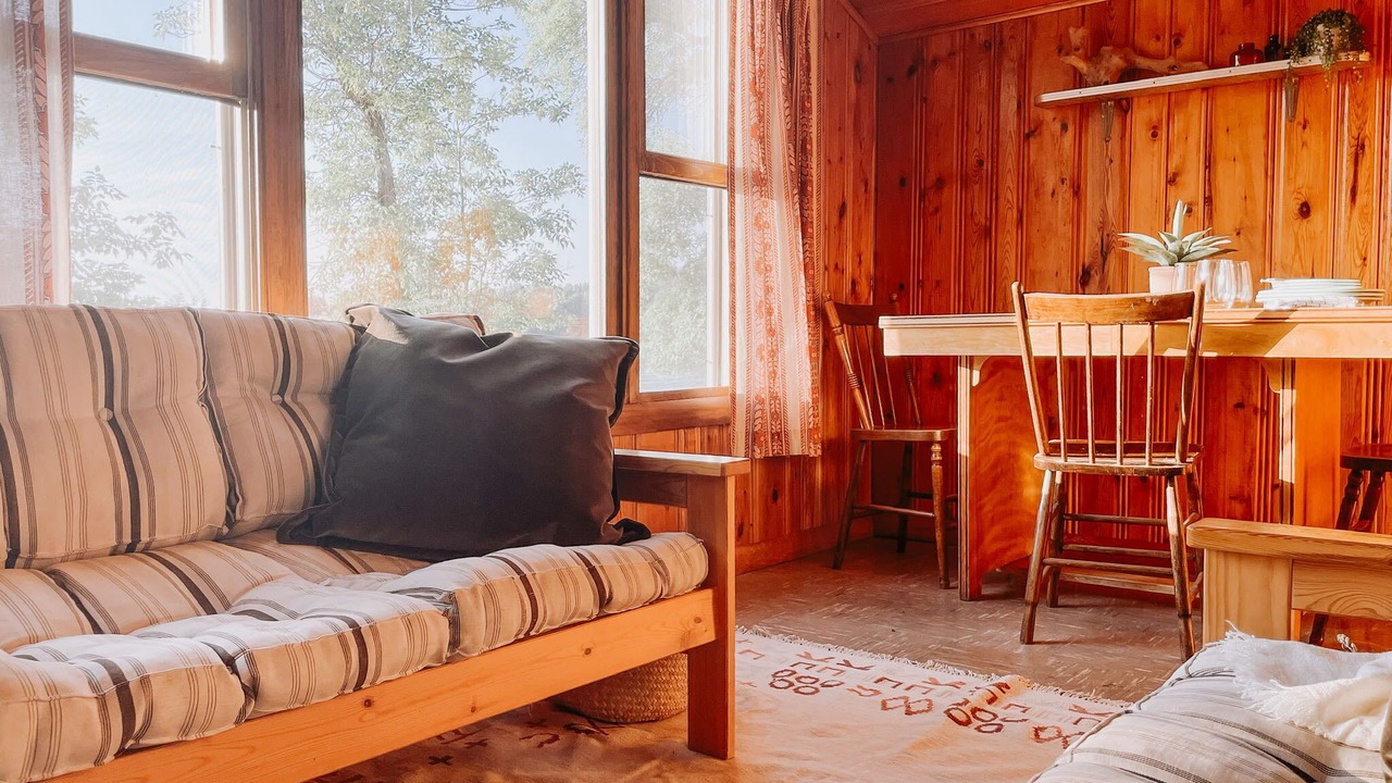 Photo of Livingroom in Sioux Narrows Nestor Falls