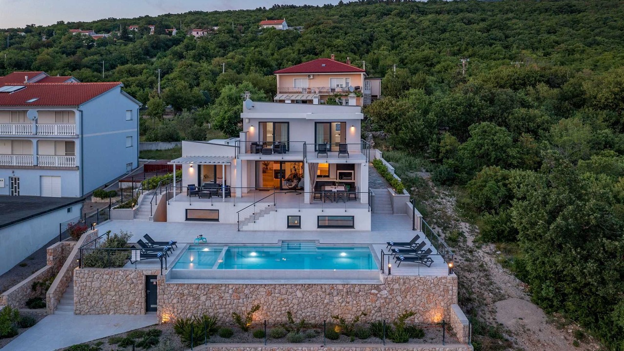 Photo of Outdoor in Smrika