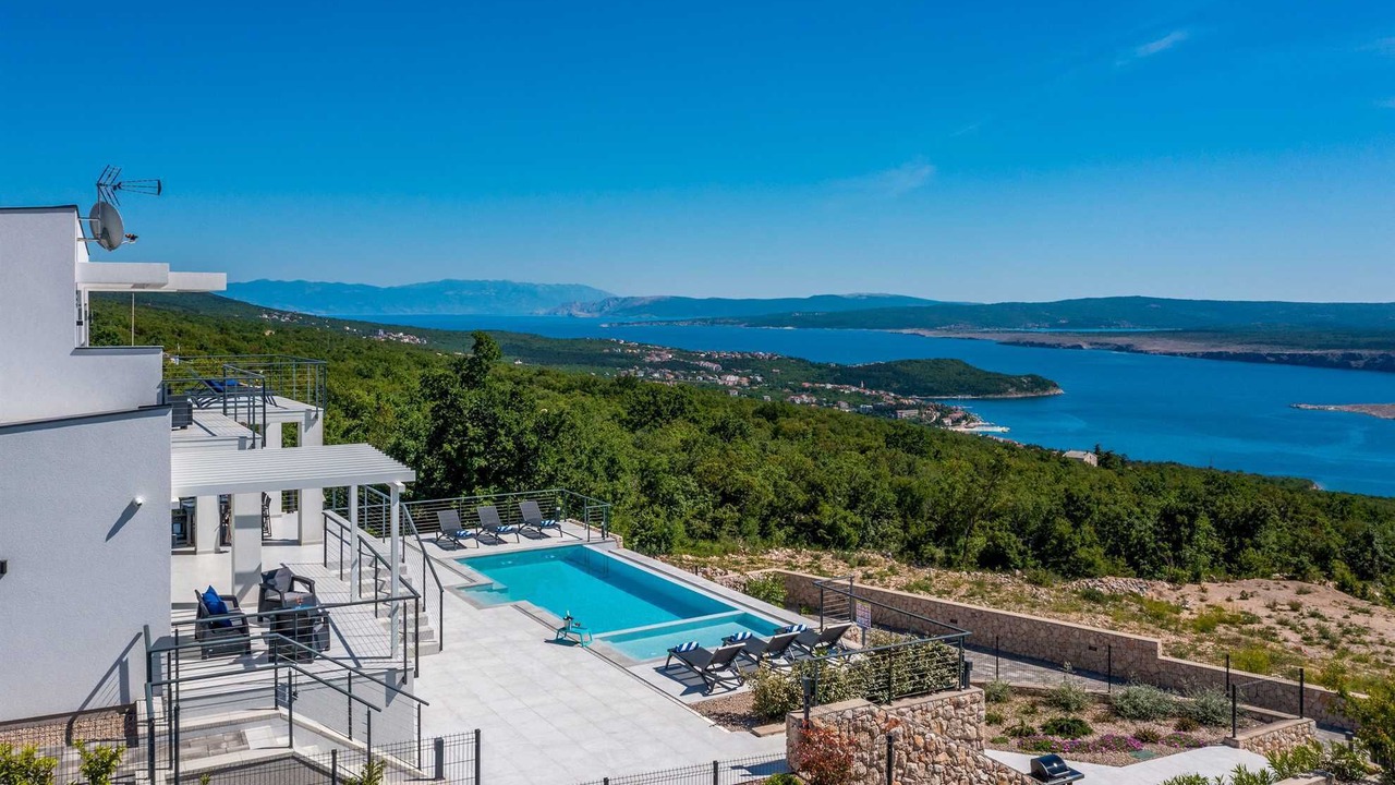 Photo of Outdoor in Smrika
