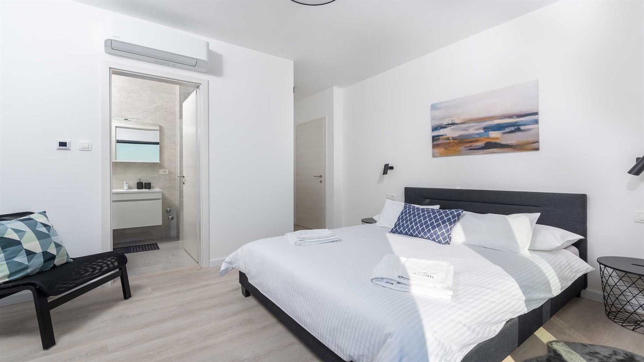 Photo of Bedroom in Smrika