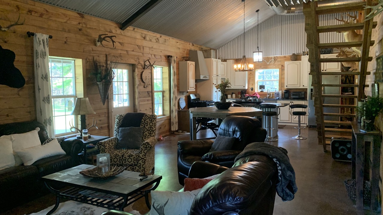 Photo of Livingroom in Stringtown
