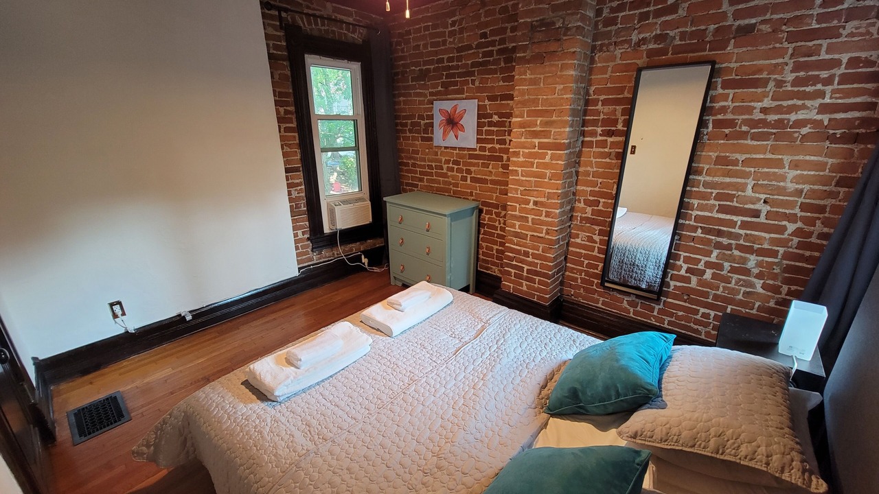 Photo of Bedroom in Southmoreland