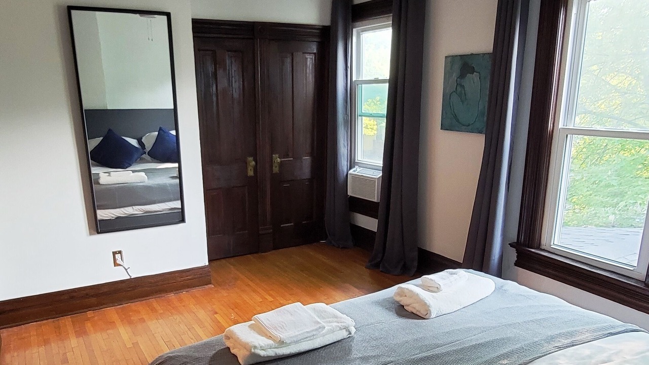 Photo of Bedroom in Southmoreland