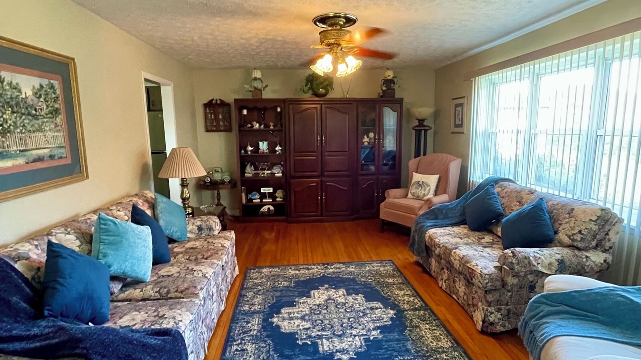 Photo of Livingroom in Jefferson City