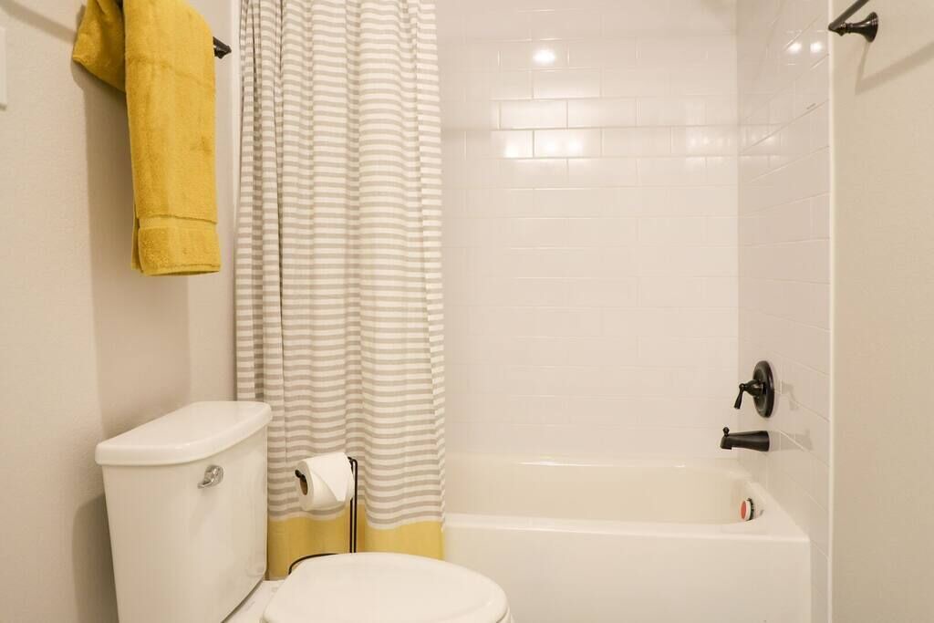 Photo of Bathroom in North Shore Colony