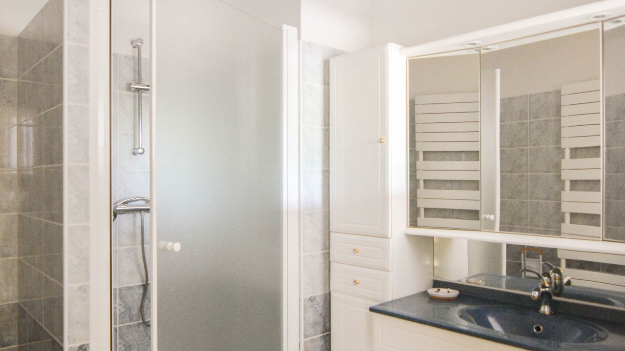 Photo of Bathroom in Saint-Aquilin-de-Pacy