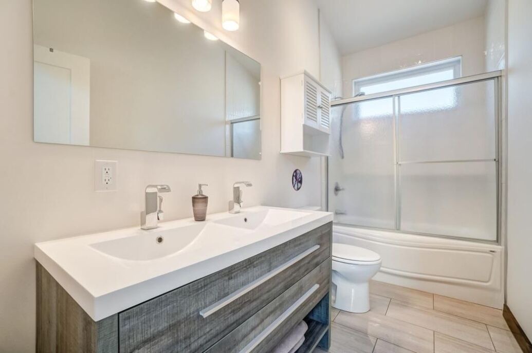 Photo of Bathroom in Cheneville