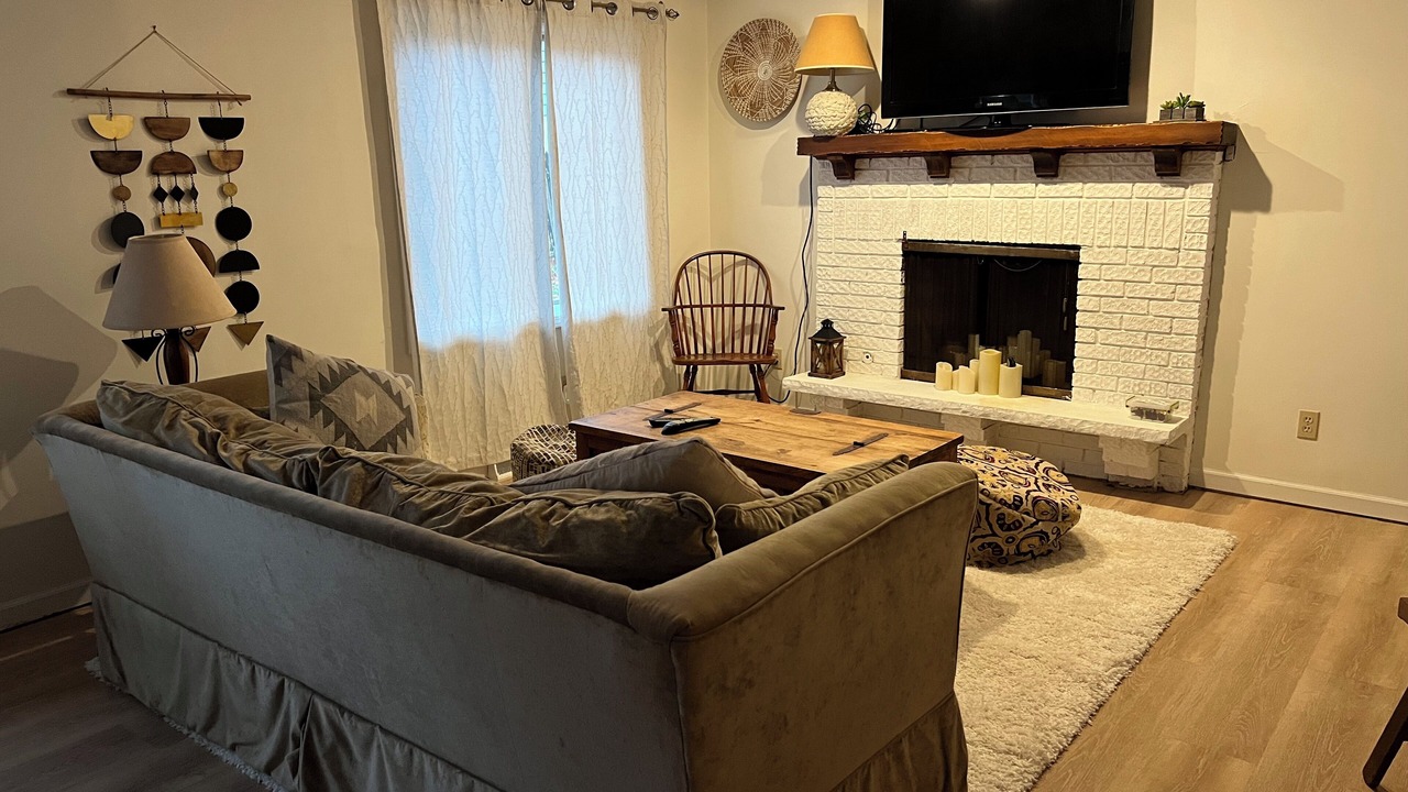 Photo of Livingroom in Solon Mills