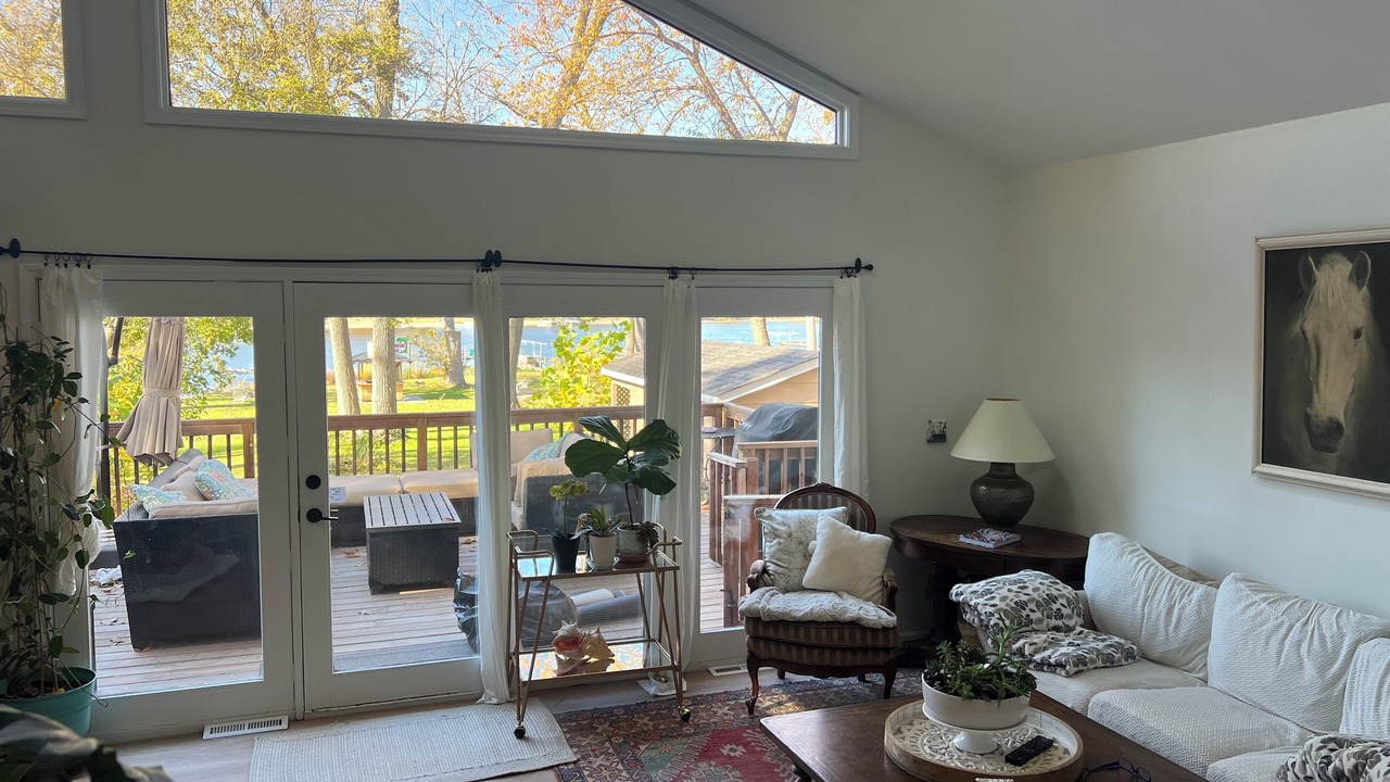 Photo of Livingroom in Solon Mills