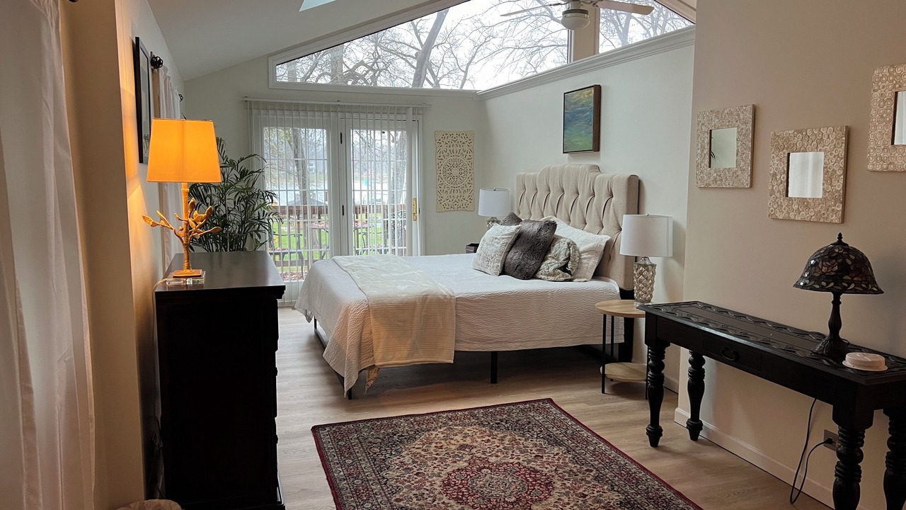 Photo of Bedroom in Solon Mills
