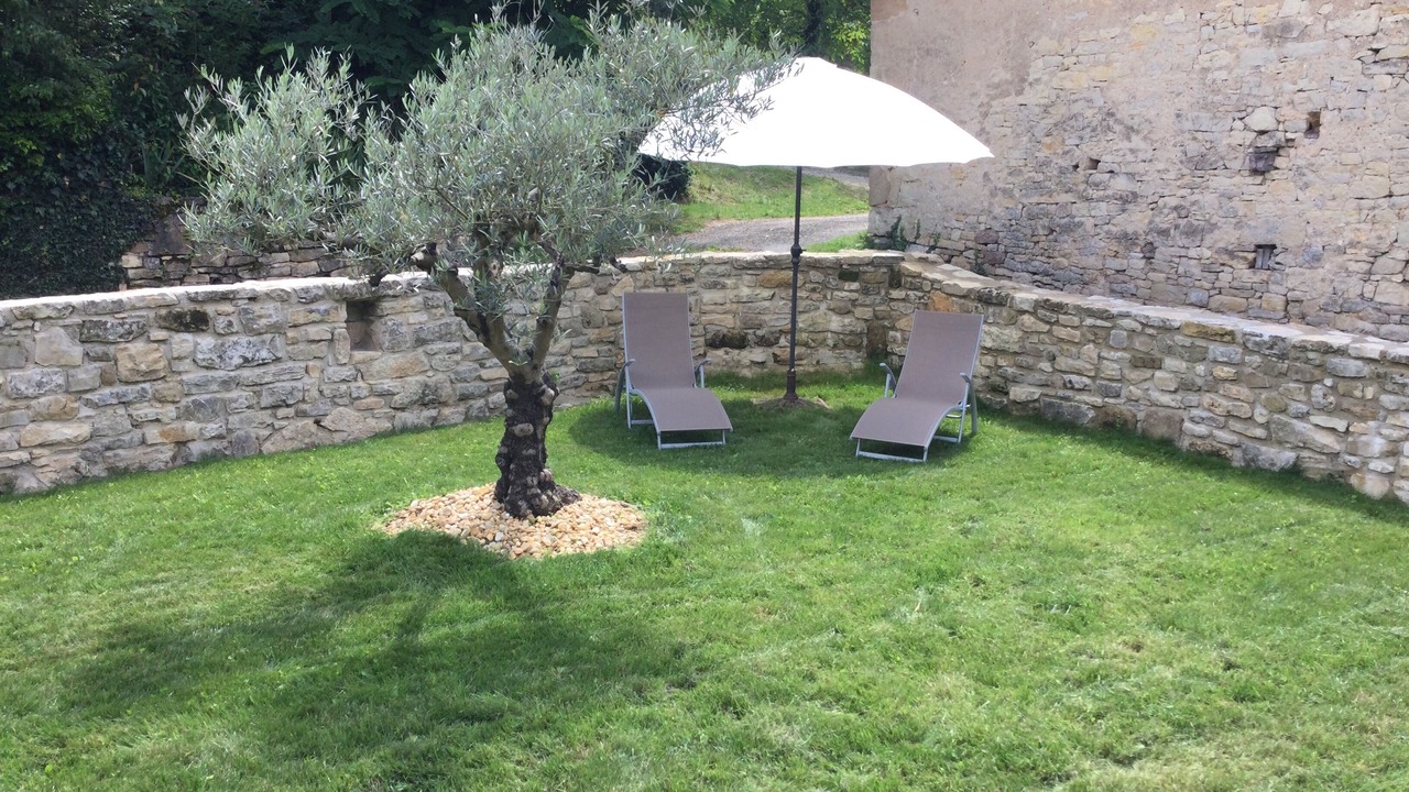 Photo of Outdoor in Camburat